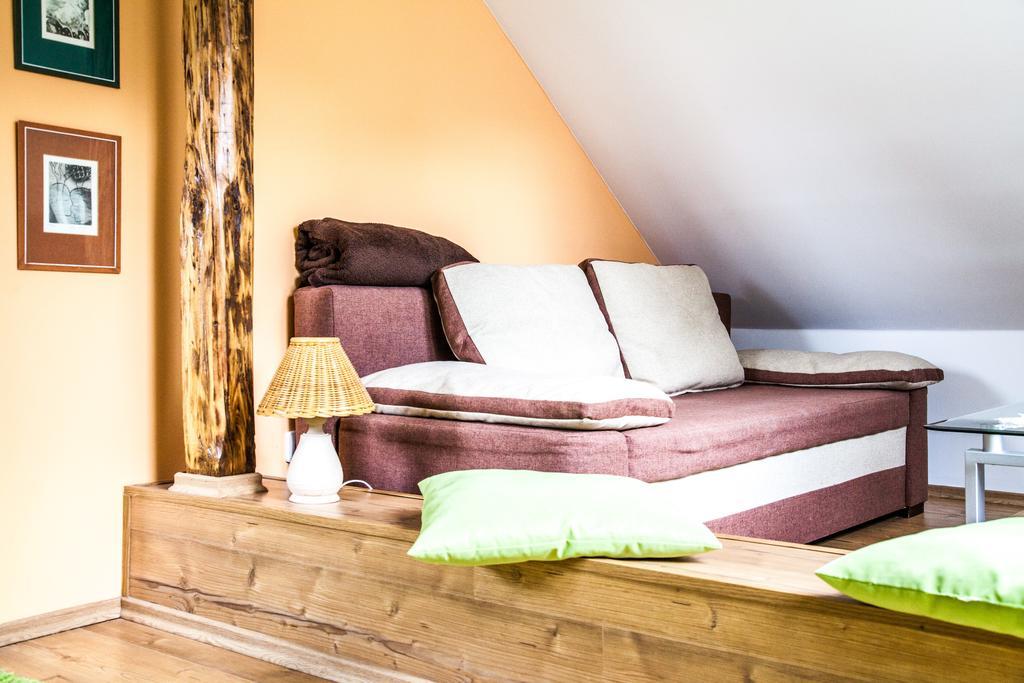Apartmany U Cerveneho Stromu Rožnov pod Radhoštěm Dış mekan fotoğraf