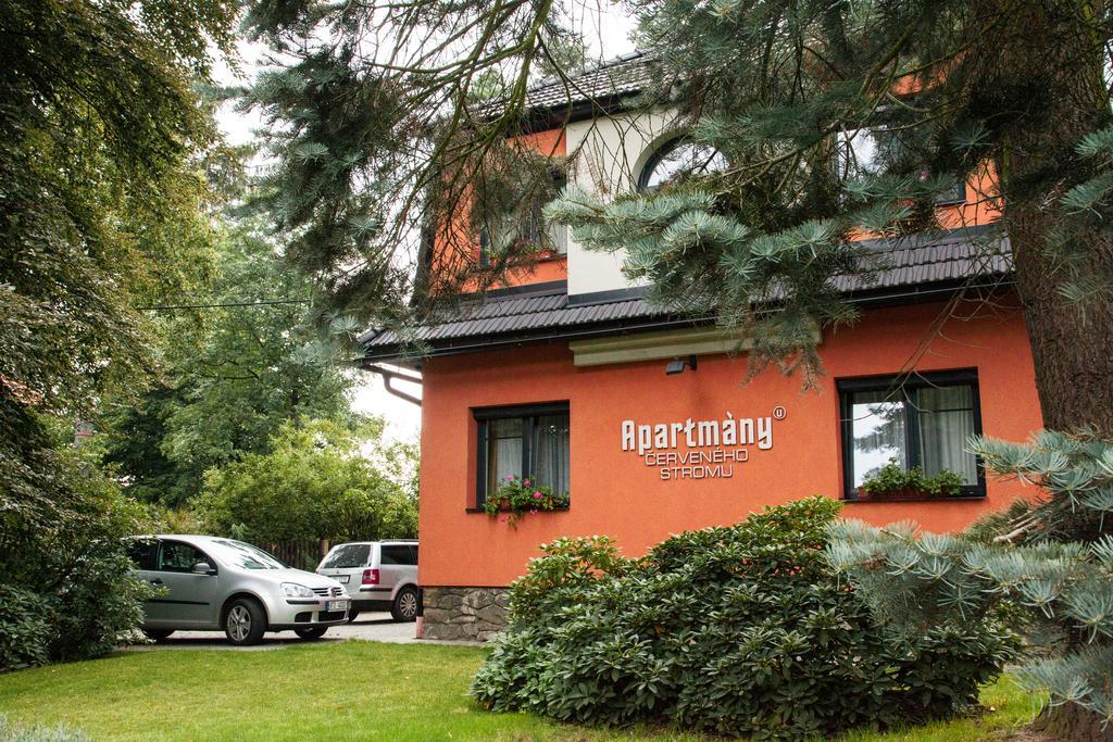Apartmany U Cerveneho Stromu Rožnov pod Radhoštěm Dış mekan fotoğraf
